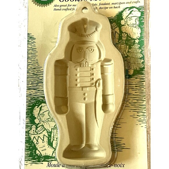 Wilton Christmas Cookie Mold Nutcracker NEW Ovenproof Stoneware 7 inch 2306 - Picture 5 of 15